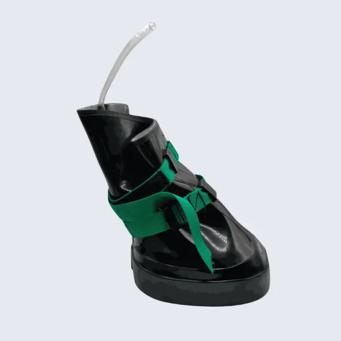 Black boot Irrigation w/syringe 100 ml