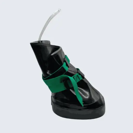 [DE-10PB61] Black boot Irrigation w/syringe 100 ml
